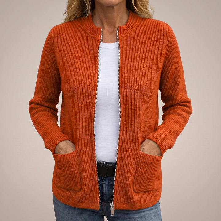 Honora – Ribbed Zip-Up Cardigan with Deep Pockets